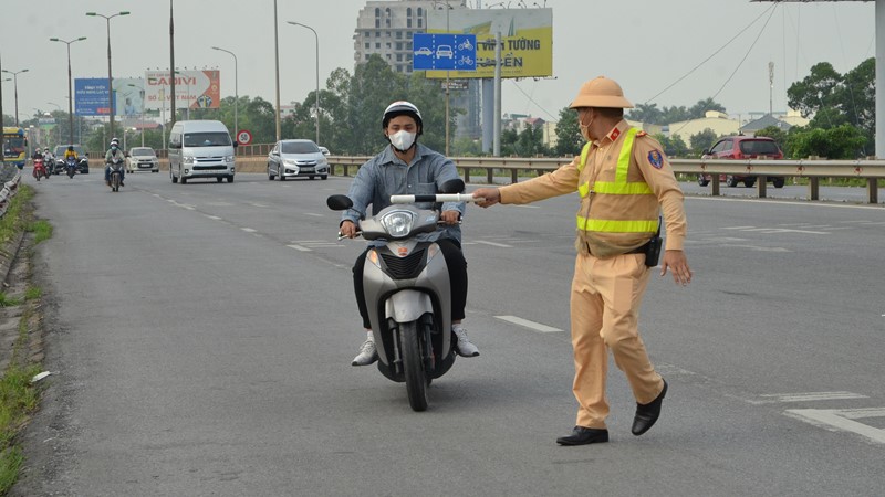 Hà Nội: Xử lý 252 trường hợp vi phạm giao thông trong ngày 15/11