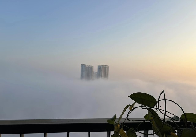 Chuyên gia chỉ rõ nguyên nhân gây hiện tượng sương mù dày đặc ở Hà Nội