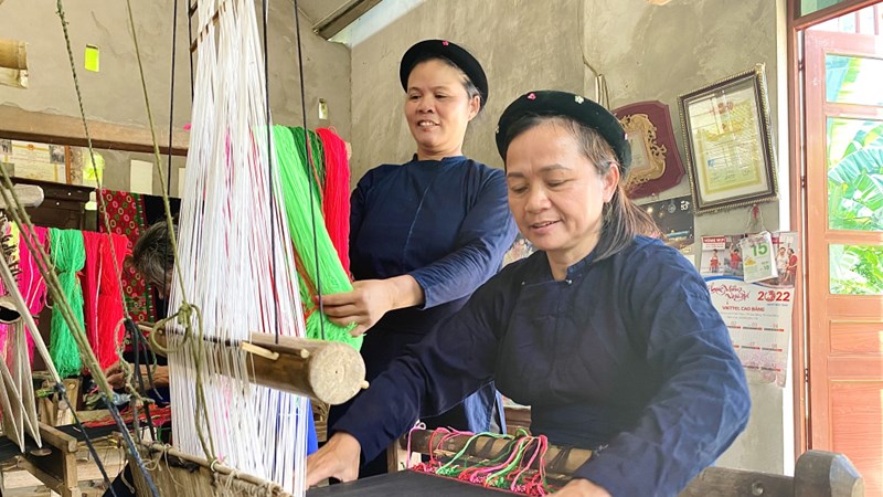 Kỹ thuật dệt thổ cẩm bảo tồn văn hóa truyền thống của người Tày Cao Bằng