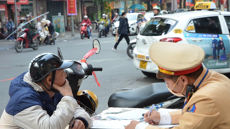 Ngăn chặn tai nạn giao thông từ rượu bịa dịp cuối năm