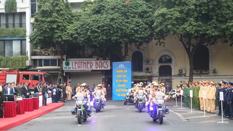 Hà Nội ra quân thực hiện năm an toàn giao thông 2024