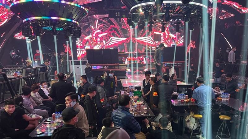 Phát hiện hàng chục “dân bay” dương tính với ma tuý tại một quán bar ở Hà Nội