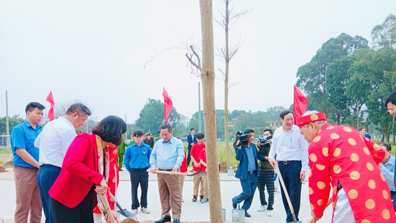 Huyện Thanh Trì: Lễ phát động “Tết trồng cây đời đời nhớ ơn Bác Hồ” Xuân Giáp Thìn 2024. 
