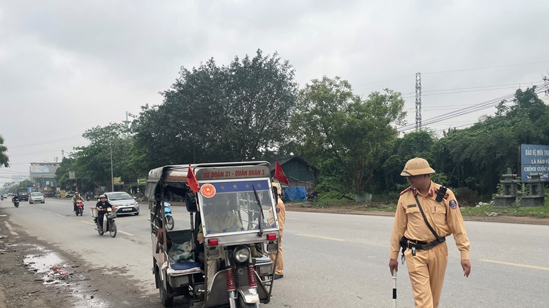 Kiên quyết xử lý các phương tiện tự chế gây mất an toàn giao thông 