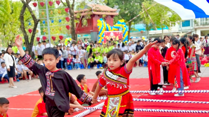  Sôi nổi hoạt động trải nghiệm Tết cổ truyền trong trường học