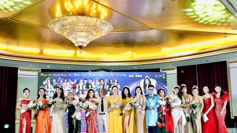 Nhà thiết kế Thái Hải đã để lại ấn tượng mạnh trong cuộc thi Hoa hậu Tài sắc thế giới