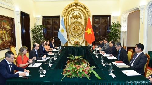 Việt Nam coi trọng quan hệ hữu nghị với Argentina