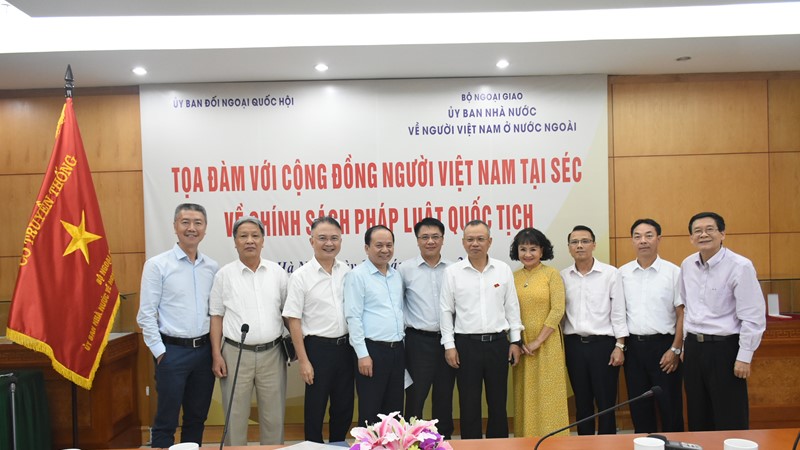 Tạo điều kiện thuận lợi để người Việt Nam ở Séc có thể mang hai quốc tịch