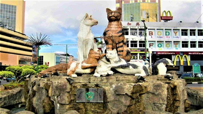 Độc đáo “thành phố Mèo” tại Malaysia