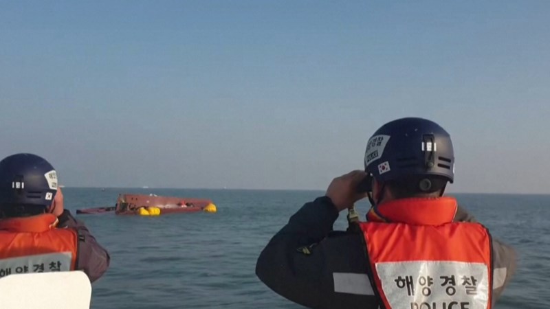Việt Nam triển khai bảo hộ công dân mất tích trong vụ chìm tàu Hàn Quốc