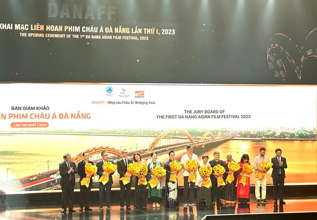 Ấn tượng lễ khai mạc Liên hoan phim châu Á