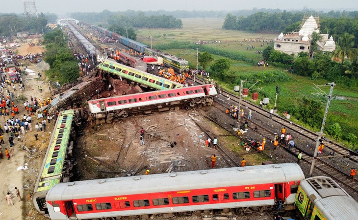 Số người thiệt mạng trong vụ tai nạn tàu hỏa ở Ấn Độ có thể lên đến gần 400 người