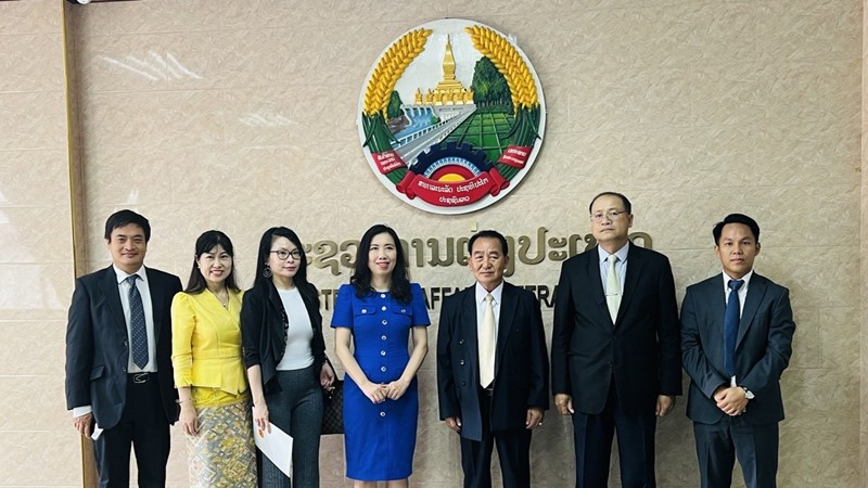 Thứ trưởng Ngoại giao Lê Thị Thu Hằng làm việc với Thứ trưởng Ngoại giao Lào Tỉnh Súc-sẳn