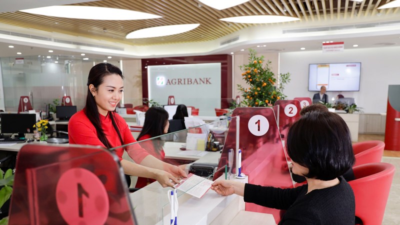 Agribank dành hơn 14 tỷ đồng tặng khách hàng tham gia chương trình Tiết kiệm dự thưởng “Xuân tích lũy – Quỹ đong đầy”.