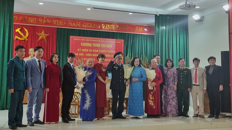  Tọa đàm kỷ niệm 50 năm chiến thắng Hà Nội - Điện Biên Phủ trên không