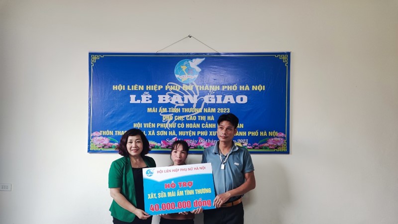 Hội LHPN Hà Nội: Bàn giao “Mái ấm tình thương” cho hội viên phụ nữ có hoàn cảnh khó khăn