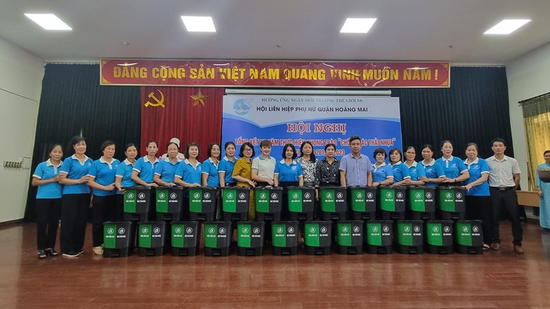 Phụ nữ quận Hoàng Mai chung sức hạn chế rác thải nhựa