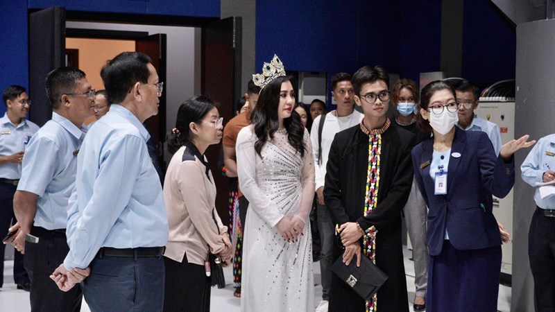   Hoa hậu Phan Kim Oanh quảng bá hình ảnh Việt Nam tới bạn bè quốc tế