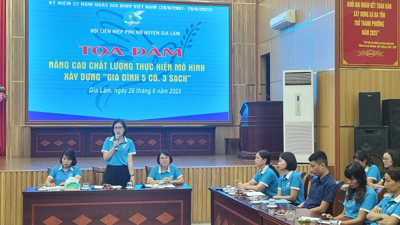 Gia Lâm: Tọa đàm nâng cao chất lượng thực hiện Cuộc vận động “Xây dựng gia đình 5 không, 3 sạch” 