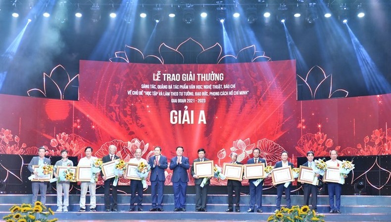 Tôn vinh các tác phẩm văn học, nghệ thuật, báo chí về chủ đề "Học tập và làm theo tư tưởng, đạo đức, phong cách Hồ Chí Minh” 