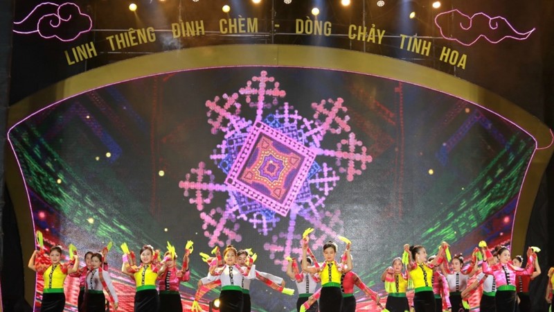 Chương trình “Linh thiêng đình Chèm - Dòng chảy tinh hoa”