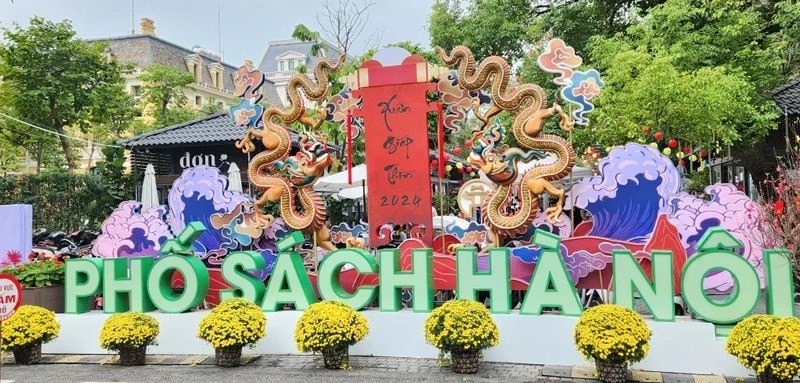 Hội sách xuân trong ngày nghỉ cuối Tết Nguyên đán