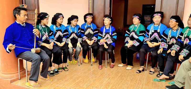 Nghệ nhân tâm huyết gìn giữ văn hóa dân tộc Bố Y