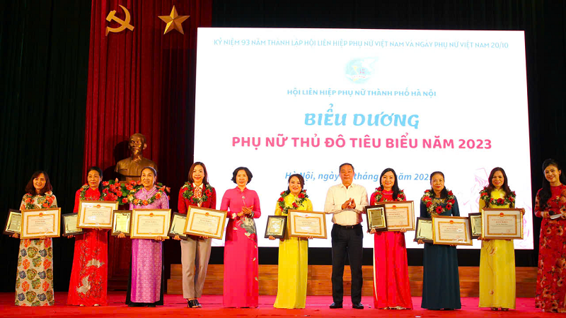 Lấy ý kiến cán bộ, hội viên phụ nữ về danh sách đề nghị tặng danh hiệu “Phụ nữ Thủ đô tiêu biểu” năm 2024
