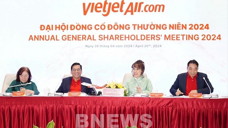 Vietjet đặt kế hoạch vận chuyển 27 triệu lượt khách năm 2024, chia cổ tức 25%
