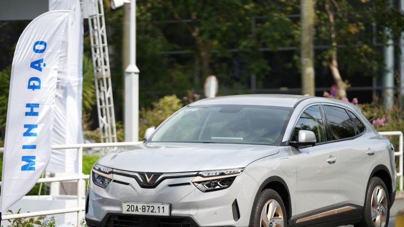 Lăn bánh chỉ gần 900 triệu đồng, VinFast VF 8 là mẫu xe “đáng đồng tiền bát gạo” dịp Tết này