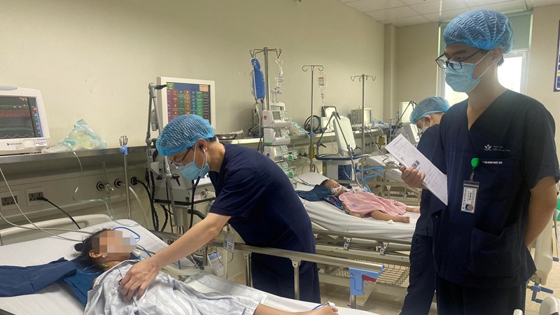 Trẻ gánh họa vì cha mẹ “bỏ quên” mũi tiêm vắc-xin nhắc lại