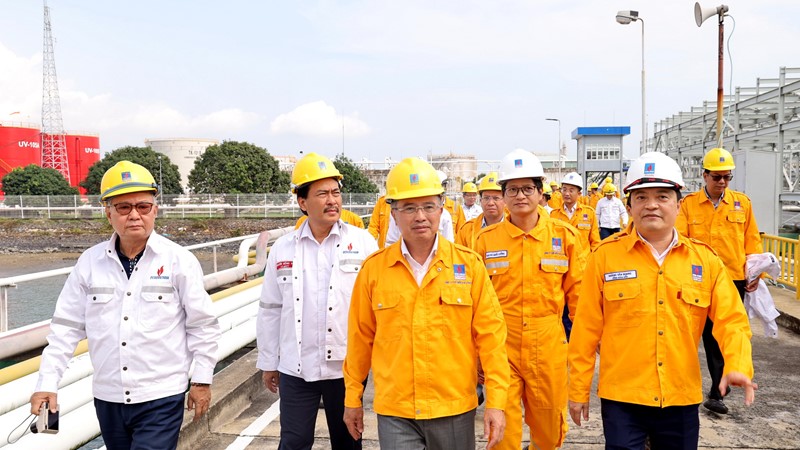  Doanh nghiệp đầu tiên tại Việt Nam được công nhận có đủ điều kiện xuất – nhập khẩu LNG