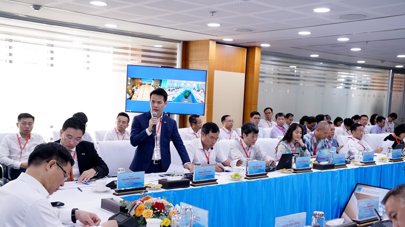  Tổng giám đốc Petrovietnam Lê Mạnh Hùng làm việc với PV GAS về kết quả SXKD 6 tháng đầu năm và triển khai kế hoạch 6 tháng cuối năm 2023 