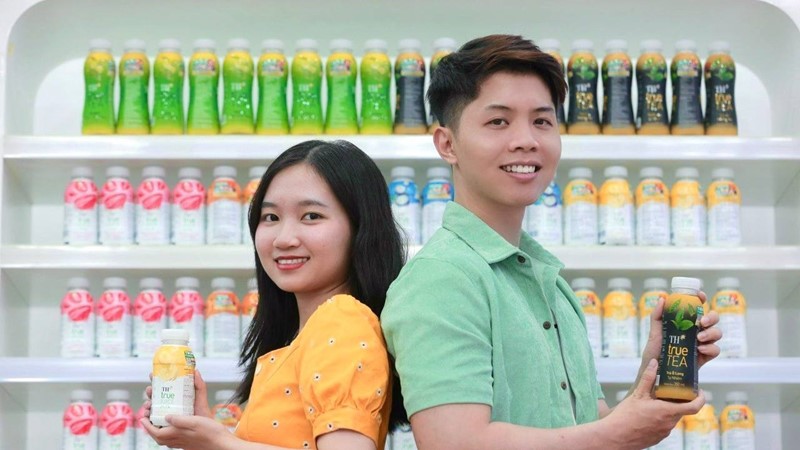 Người tiêu dùng hào hứng đua top 20 hàng tuần trong chương trình “Xoay nắp TH“