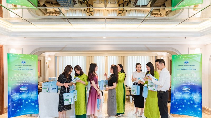 Hơn 200 phóng viên, biên tập viên phát thanh - truyền hình tham gia hội thảo về chuyển đổi số.