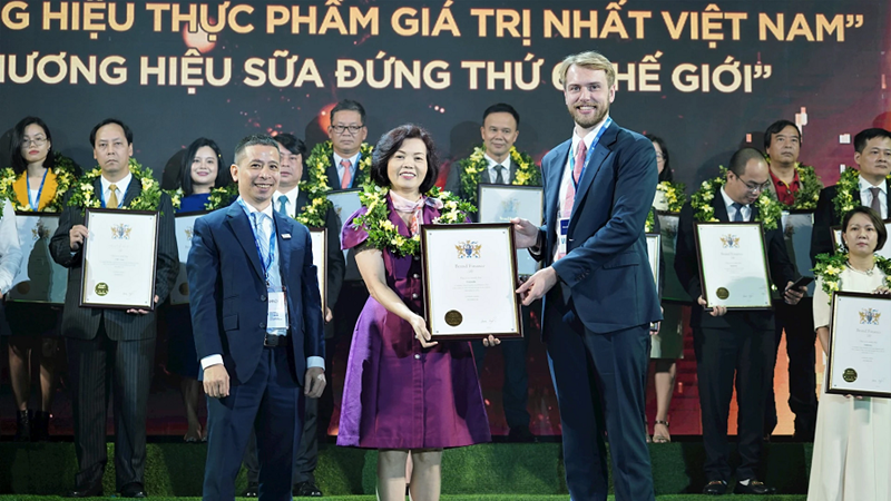 Giá trị thương hiệu Vinamilk thăng hạng đạt 3 tỷ USD, tiếp tục khẳng định vị trí dẫn đầu ngành thực phẩm