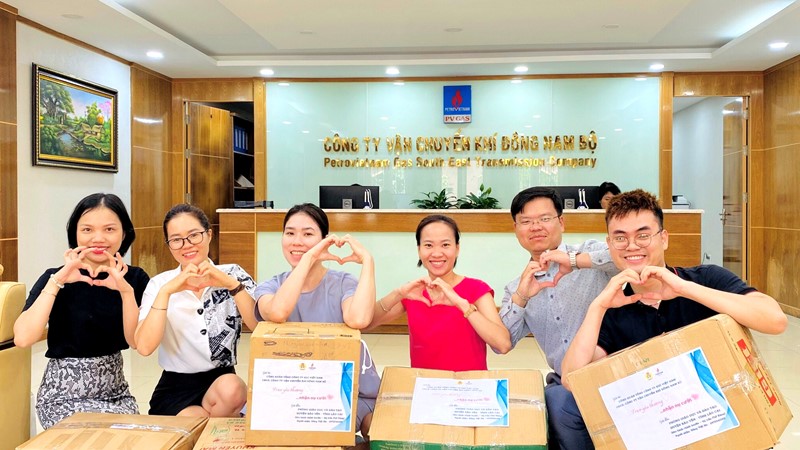 Ban Nữ công PV GAS thực hiện chương trình“Trao yêu thương nhận nụ cười”