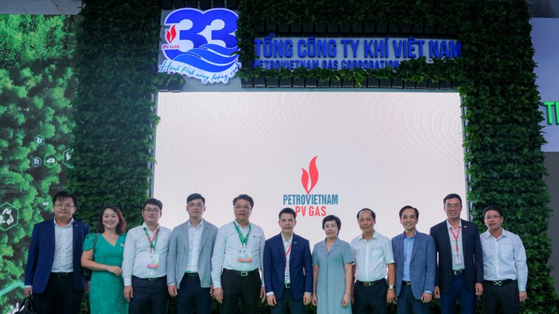 Tổng công khí Việt Nam khai trương gian triển lãm "Giải pháp năng lượng cho tăng trưởng xanh"