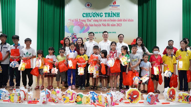 Phối hợp tổ chức Trung thu cho trẻ em huyện Nhà Bè