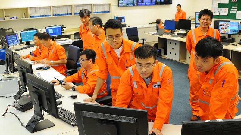 Công đoàn PV GAS khen thưởng 8 đơn vị hoàn thành tốt thi đua BDSC công trình khí và chạy thử chuỗi dự án LNG Thị Vải