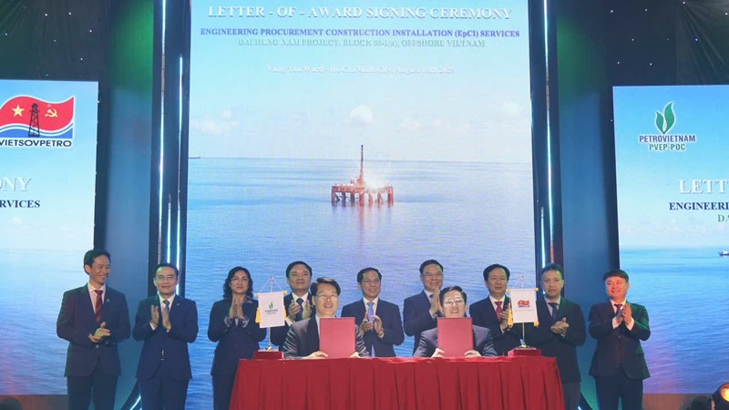 Lễ đón mừng dòng dầu đầu tiên từ dự án phát triển mỏ Kình Ngư Trắng - Kình Ngư Trắng Nam