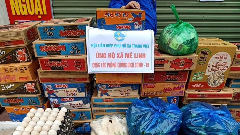 Phụ nữ Mê Linh tích cực trong công tác dập dịch tại thôn Hạ Lôi