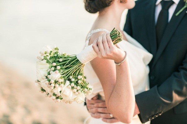 Bố mẹ ngăn cản con gái tái hôn