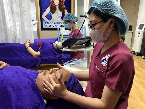 Cảnh báo nhiều nguy cơ  tổn thương da do nắng nóng