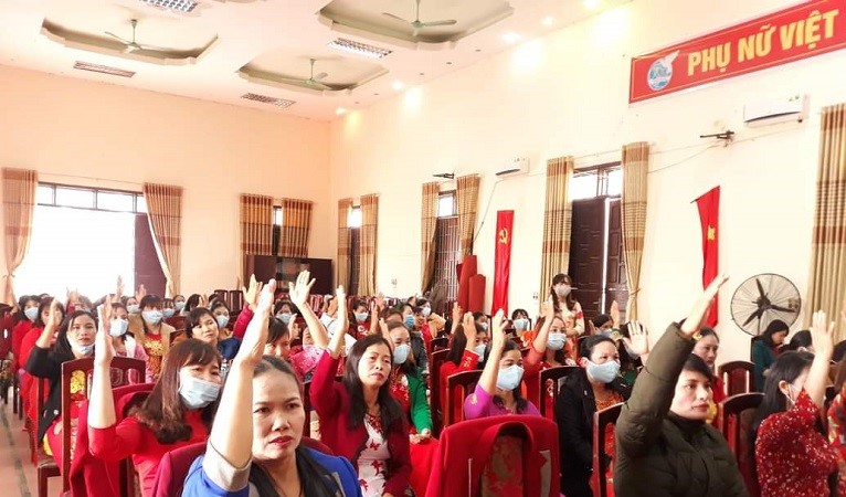 Bầu 17 đại biểu chính thức dự Đại hội đại biểu Hội LHPN xã Sơn Đà, huyện Ba Vì