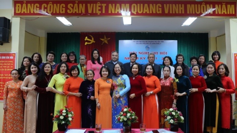 Bầu 8 đại biểu là cán bộ,  hội viên tiêu biểu dự Đại hội đại biểu phụ nữ cấp trên