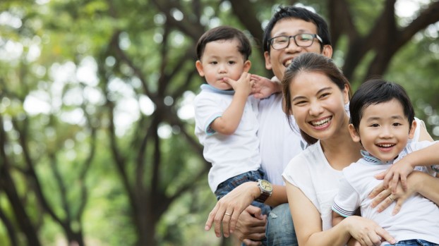Khen thưởng cho phụ nữ sinh đủ 2 con trước 35 tuổi