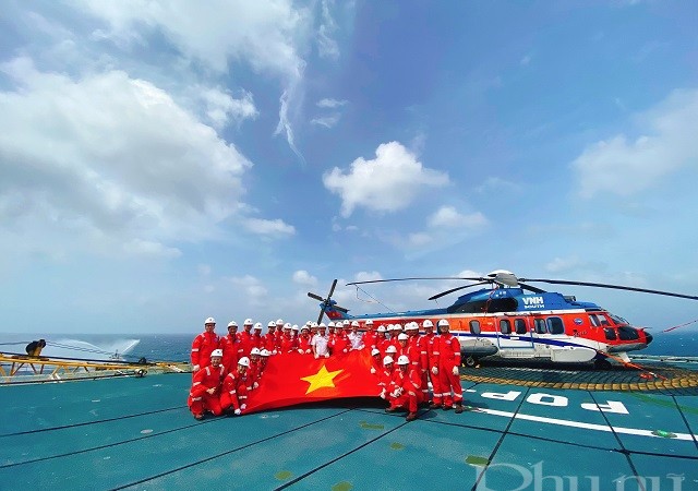 Hành trình xúc cảm của người Dầu khí