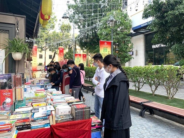 Phố Sách Xuân - Điểm hẹn của người dân Thủ đô dịp năm mới