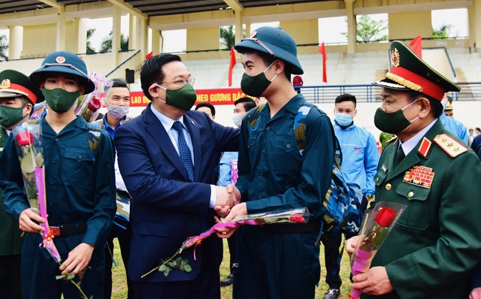 Gần 4.000 thanh niên Thủ đô lên đường nhập ngũ
